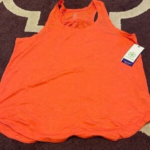 GAIAM NWT “Dubarry” tank top
